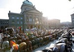 Muslimdemo vor Bundeshaus