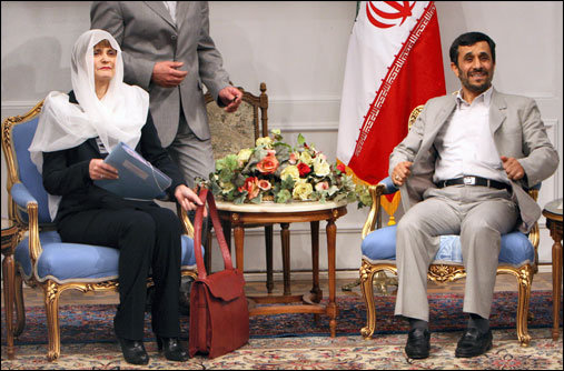 Die ehemalige Schweizer Bundespräsidentin Micheline Calmy-Rey auf Staatsbesuch im Iran.